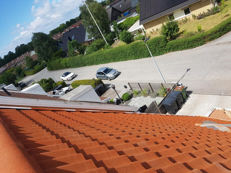 roof painting - closer look